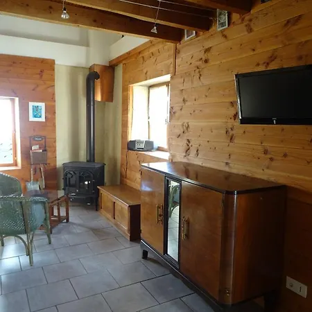 La Bruyere Aux Lamas Tatil Evi Saint-André-dʼApchon